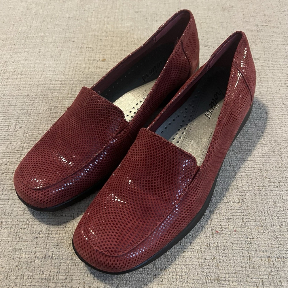 Trotters Slip On Dark Red Jenn Mini Dots Loafer Leather Womens Shoes Sz 6 N